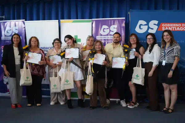 Gobierno de Santiago realizó ceremonia de cierre del programa RED Cuidados Cruz Verde para personas cuidadoras