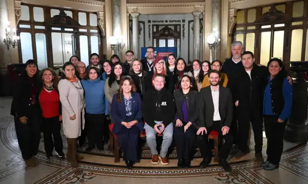 Mesa Regional de Cuidados de la Región Metropolitana: Gobierno de Santiago fortalece coordinación en beneficio de personas cuidadoras